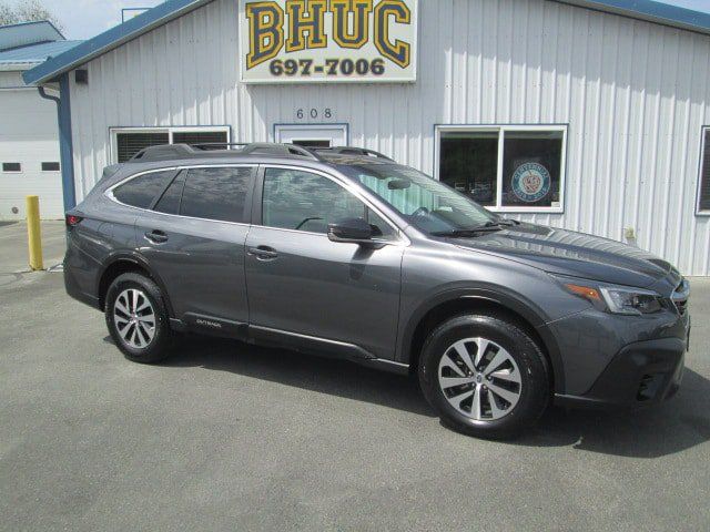 Used 2022 Subaru Outback Premium AWD/4WD image 1