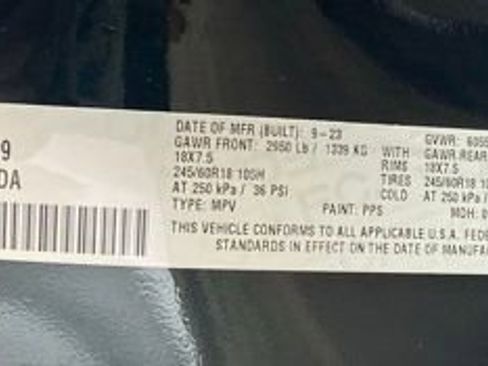 Used 2024 Chrysler Pacifica Limited FWD image 29