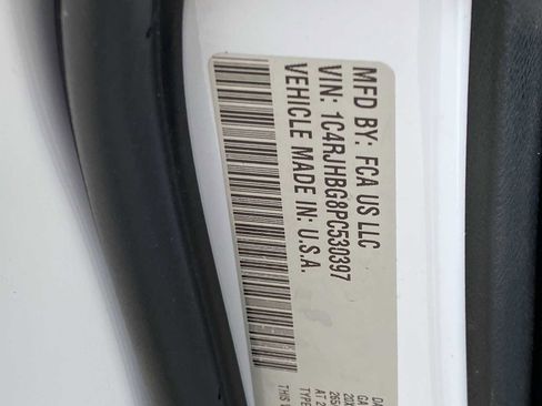 Used 2023 Jeep Grand Cherokee Limited w/ Black Appearance Package image 25