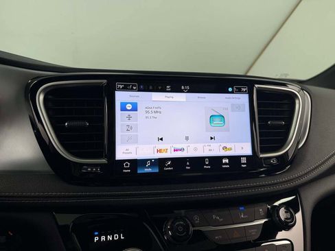 New 2026 Chrysler Pacifica Limited image 30