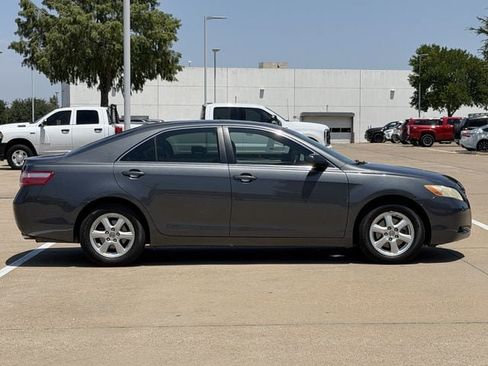 Used 2007 Toyota Camry LE FWD image 3