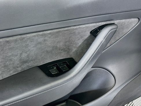 Used 2018 Tesla Model 3 Long Range RWD image 15