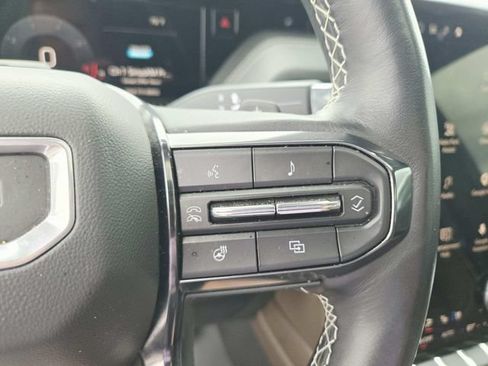 Used 2025 GMC Yukon Denali Ultimate AWD/4WD image 23