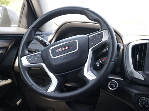 Used 2024 GMC Terrain SLE FWD image 7