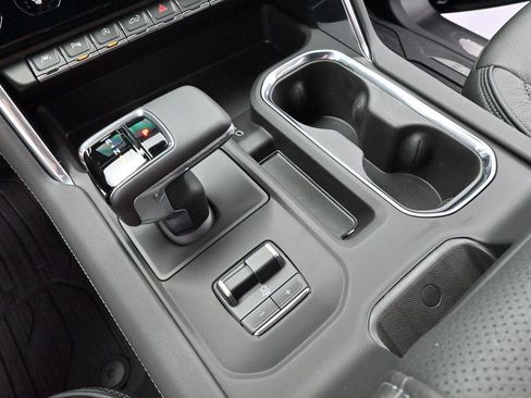 Used 2025 GMC Sierra 1500 Denali AWD/4WD image 26