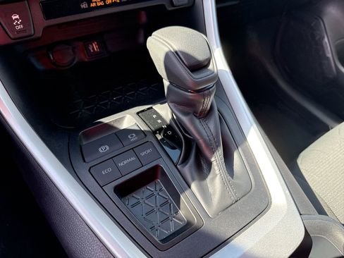 Certified 2025 Toyota RAV4 XLE FWD image 20