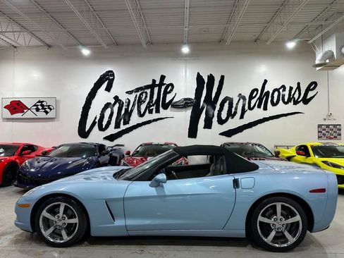 Used 2012 Chevrolet Corvette Convertible w/ 3LT Preferred Equipment Group RWD image 2
