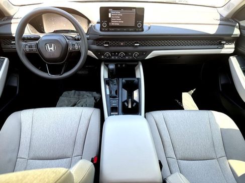 Used 2025 Honda Accord SE image 28