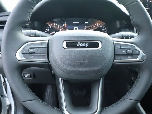 New 2026 Jeep Compass Latitude image 3