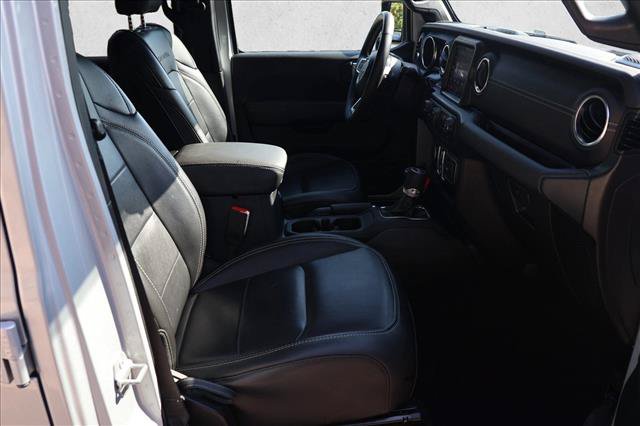 Used 2023 Jeep Wrangler Unlimited Sahara w/ Cold Weather Group AWD/4WD image 29