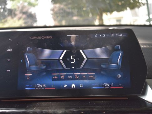 Used 2024 BMW X2 xDrive28i w/ Convenience Package AWD/4WD image 17