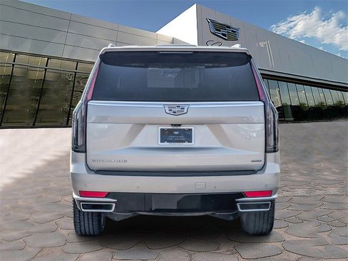 Certified 2022 Cadillac Escalade Premium Luxury Platinum image 3