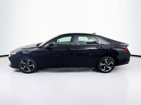 Used 2023 Hyundai Elantra SEL w/ Convenience Package FWD image 5