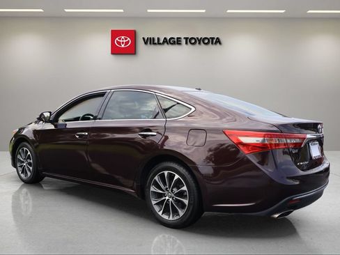 Certified 2016 Toyota Avalon XLE FWD image 3