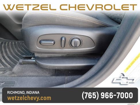Used 2020 Chevrolet Equinox LT FWD image 13