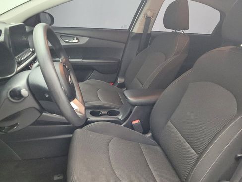 Used 2021 Kia Forte LXS FWD image 17