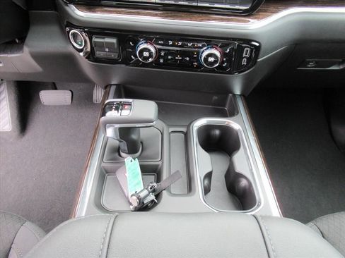 New 2026 GMC Sierra 1500 Elevation image 21