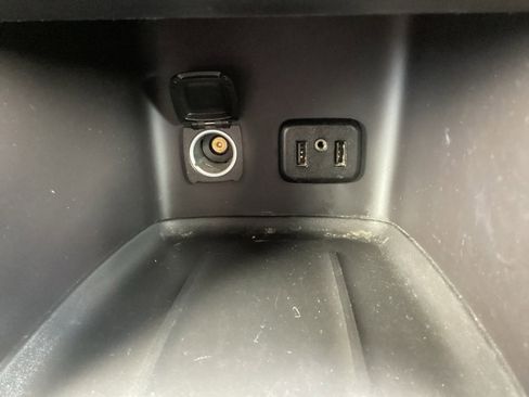 Used 2018 GMC Acadia SLT image 22