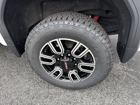 Used 2022 GMC Sierra 2500 AT4 w/ AT4 Preferred Package AWD/4WD image 18