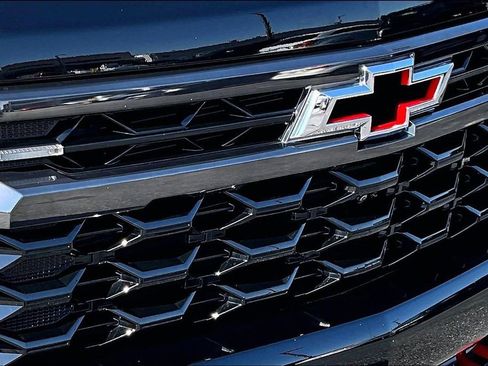 Used 2023 Chevrolet Silverado 1500 ZR2 w/ Technology Package AWD/4WD image 32
