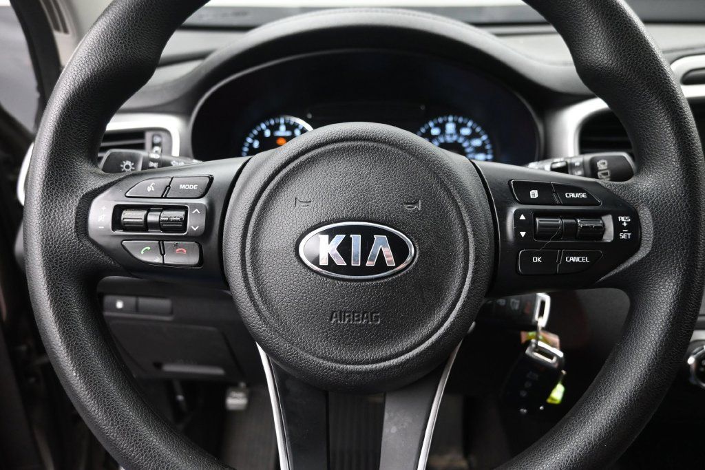 Used 2016 Kia Sorento FWD image 17