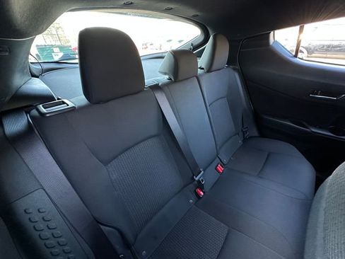 Used 2018 Toyota C-HR XLE image 32