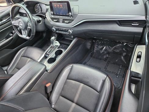 Used 2024 Nissan Altima 2.5 SR FWD image 19