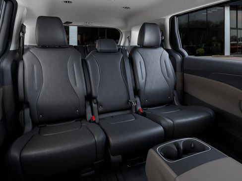 New 2026 Kia Carnival LXS image 16