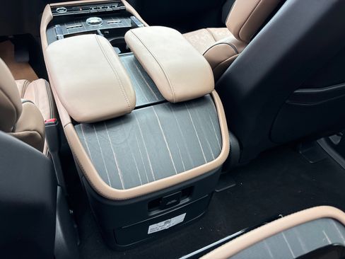 New 2026 Lincoln Navigator Black Label AWD/4WD image 33