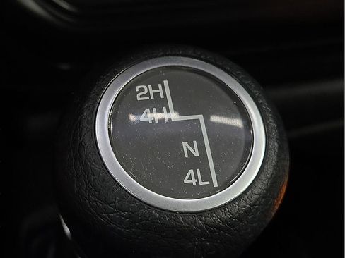 Used 2018 Jeep Wrangler Sport AWD/4WD image 27