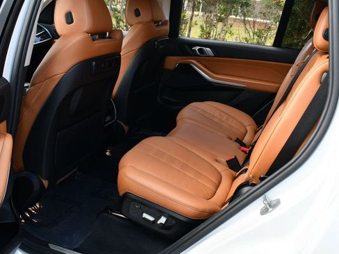 Used 2021 BMW X7 xDrive40i w/ Premium Package 2 image 45