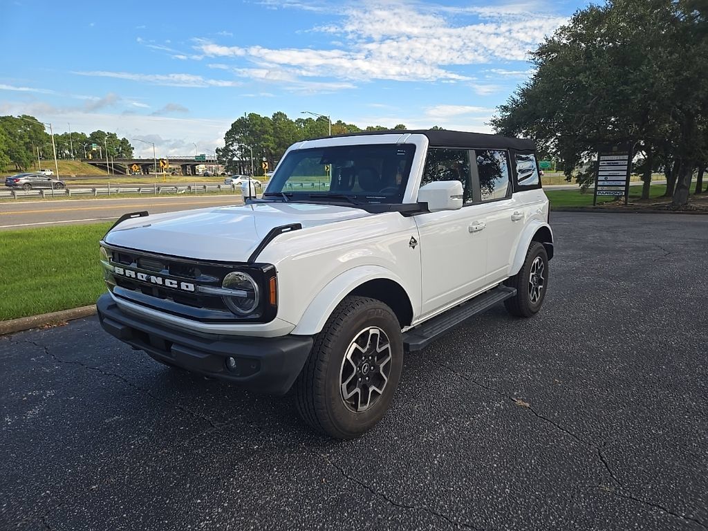 Used 2024 Ford Bronco Outer Banks AWD/4WD image 1