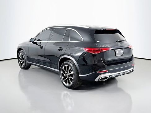 Used 2025 Mercedes-Benz GLC 350e 4MATIC image 5
