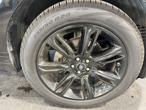 Used 2020 Land Rover Range Rover Velar S AWD/4WD image 29