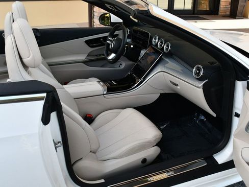 Used 2025 Mercedes-Benz CLE 300 4MATIC Cabriolet image 62