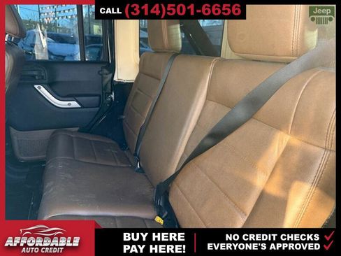 Used 2011 Jeep Wrangler Unlimited Sahara w/ Connectivity Group image 11