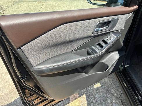 Used 2023 Nissan Rogue SV FWD image 19