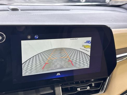 Used 2025 Chevrolet Equinox ACTIV image 17