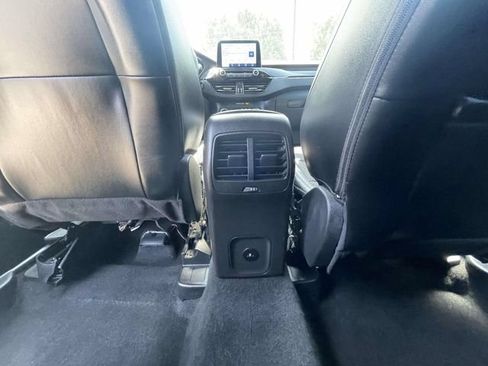 Certified 2025 Ford Escape ST-Line AWD/4WD image 17