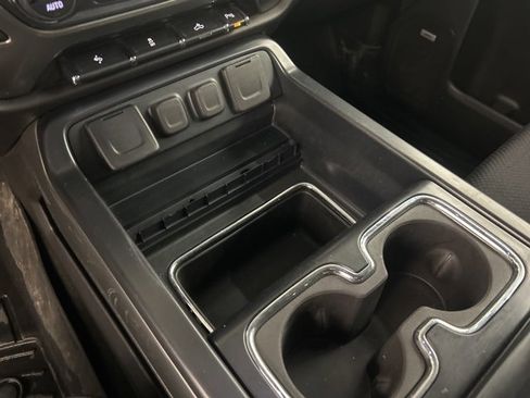 Used 2018 Chevrolet Silverado 1500 LT w/ All Star Edition image 19