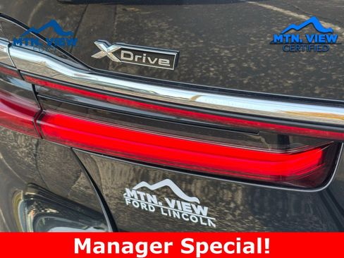 Used 2022 BMW 750i xDrive w/ Luxury Rear Seating Package image 13