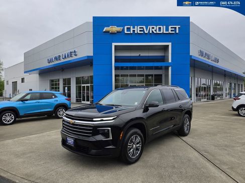 Used 2025 Chevrolet Traverse LT AWD/4WD image 1