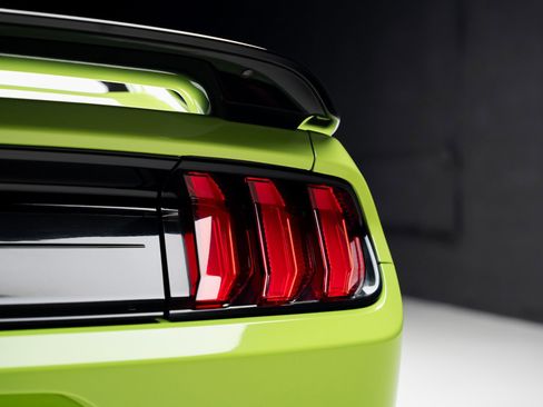 Used 2020 Ford Mustang Shelby GT500 w/ Technology Package image 31