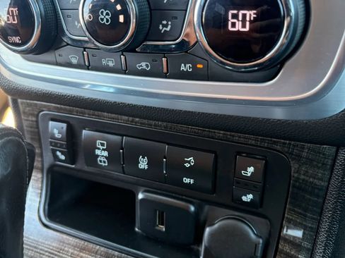 Used 2016 GMC Acadia SLT AWD/4WD image 17