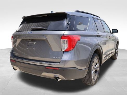 Used 2023 Ford Explorer XLT w/ Equipment Group 202A AWD/4WD image 16