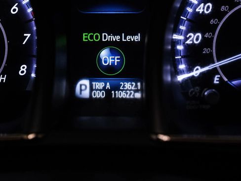 Used 2016 Toyota Avalon XLE Premium image 19