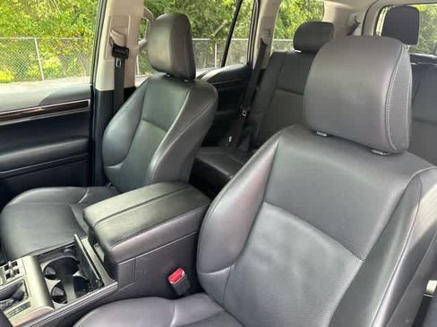 Used 2016 Lexus GX 460 w/ Navigation Package AWD/4WD image 5