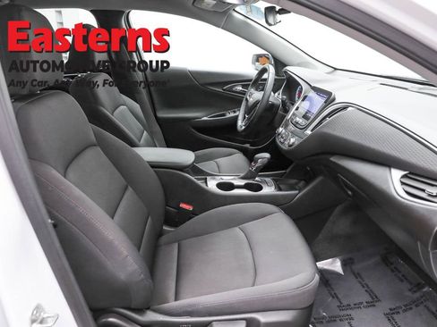 Used 2024 Chevrolet Malibu RS FWD image 24