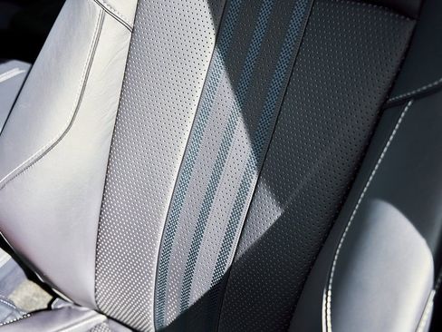 Used 2025 Aston Martin DBX 707 image 46