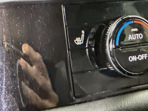 Used 2025 Nissan Pathfinder SV AWD/4WD image 19